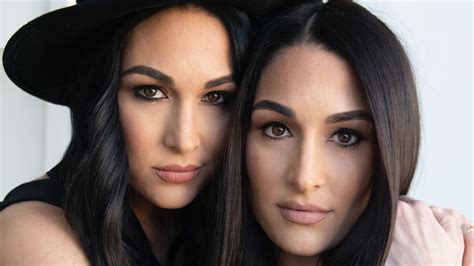 photos of bella twins